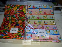 25 plastieken tafelkleed pasen 80x80xm - afbeelding 1 van  3