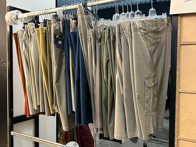 25 shorts - afbeelding 1 van  15