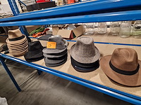 25-tal hoeden en petten - afbeelding 1 van  8