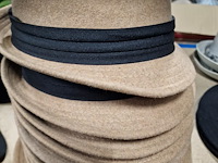 25-tal hoeden en petten - afbeelding 7 van  8