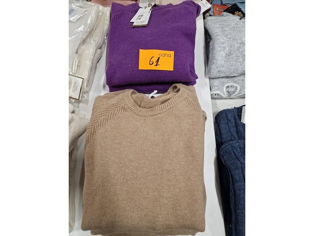 25-tal truien en pulls, t-shirts - afbeelding 5 van  6