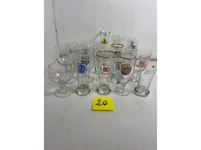 25 verschillende oude bierglazen - afbeelding 1 van  5