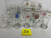 25 verschillende oude bierglazen