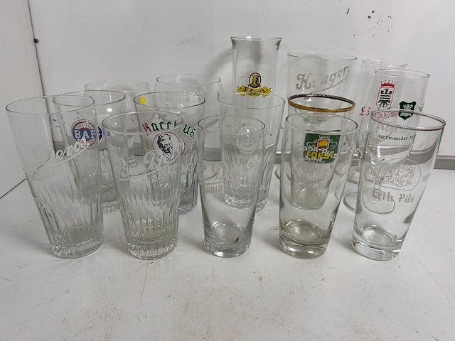 25 verschillende oude bierglazen - afbeelding 3 van  5