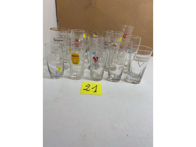 25 verschillende oude bierglazen - afbeelding 1 van  5