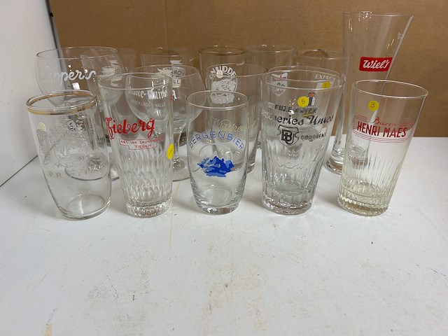 25 verschillende oude bierglazen - afbeelding 3 van  5