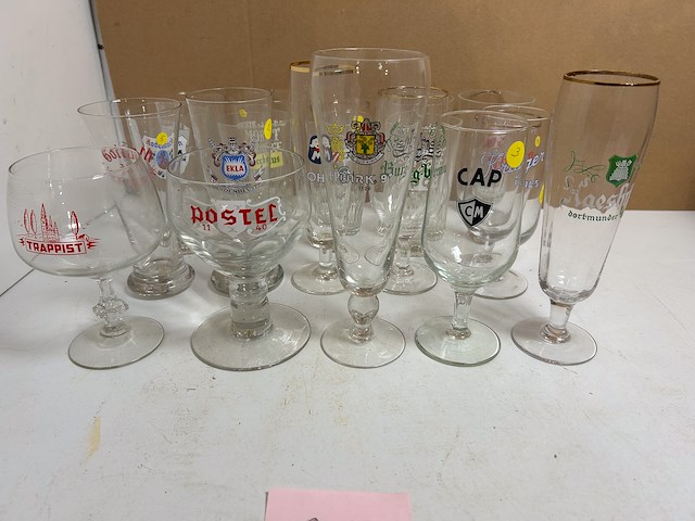 25 verschillende oude bierglazen - afbeelding 2 van  5