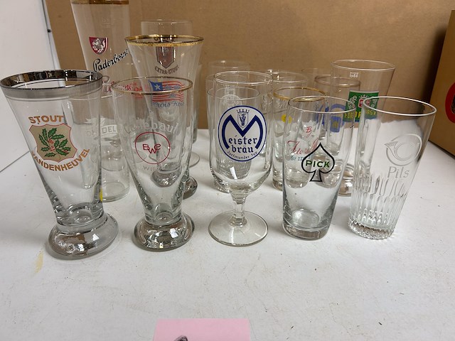 25 verschillende oude bierglazen - afbeelding 2 van  5