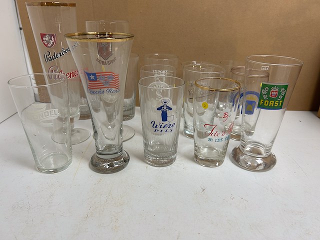 25 verschillende oude bierglazen - afbeelding 3 van  5
