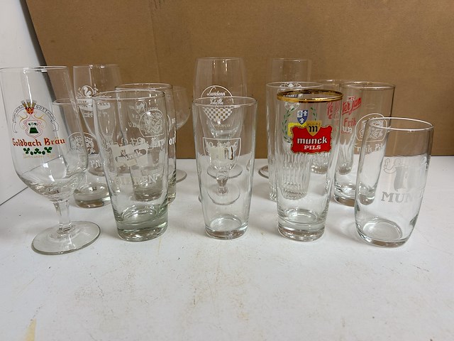 25 verschillende oude bierglazen - afbeelding 3 van  5