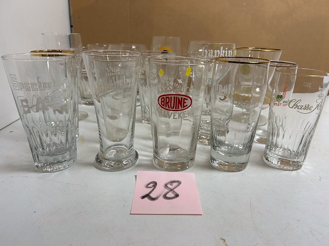 25 verschillende oude bierglazen - afbeelding 1 van  5