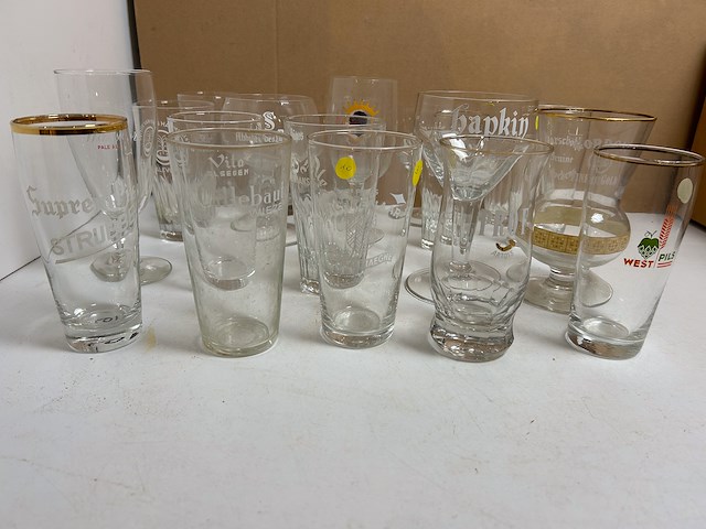 25 verschillende oude bierglazen - afbeelding 2 van  5