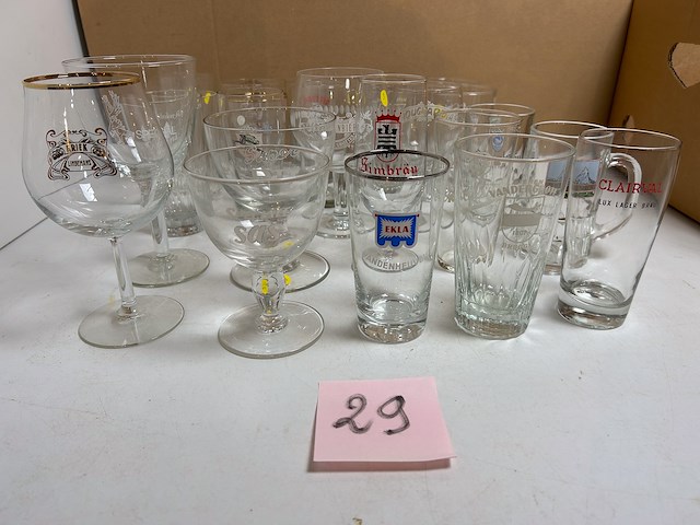 25 verschillende oude bierglazen - afbeelding 1 van  5