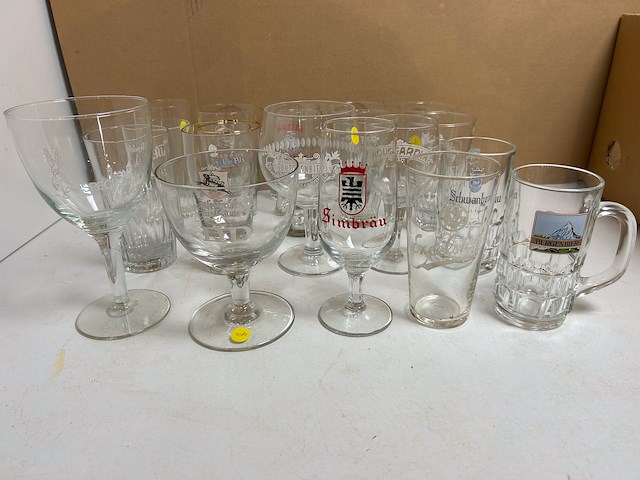 25 verschillende oude bierglazen - afbeelding 2 van  5