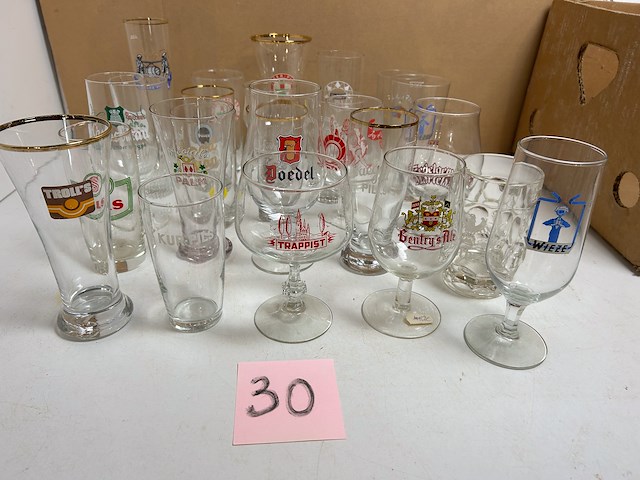 25 verschillende oude bierglazen - afbeelding 1 van  5