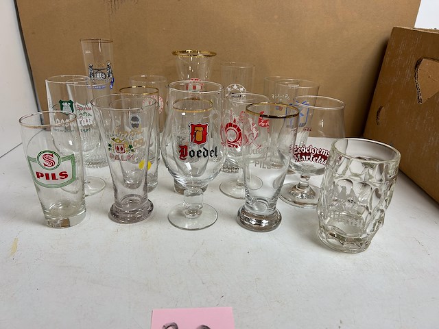 25 verschillende oude bierglazen - afbeelding 2 van  5