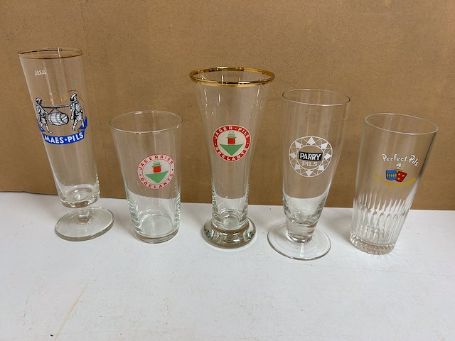 25 verschillende oude bierglazen - afbeelding 5 van  5