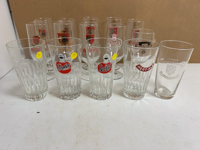 25 verschillende oude bierglazen - afbeelding 3 van  5