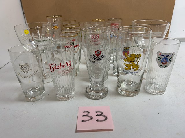 25 verschillende oude bierglazen - afbeelding 1 van  5