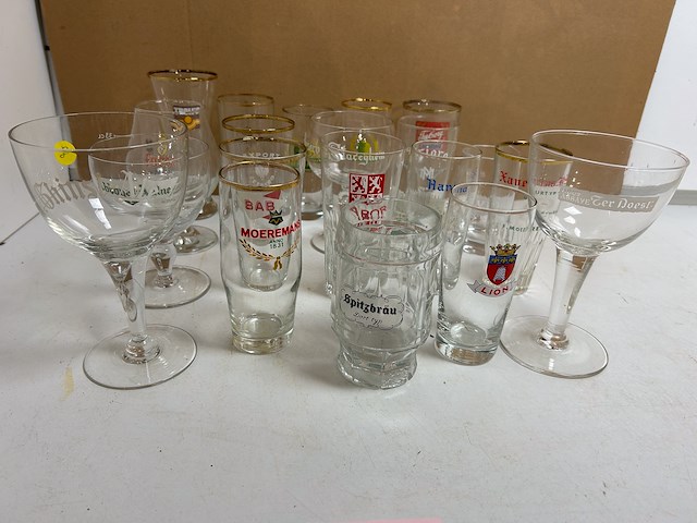 25 verschillende oude bierglazen - afbeelding 2 van  5