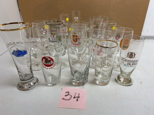 25 verschillende oude bierglazen - afbeelding 1 van  5
