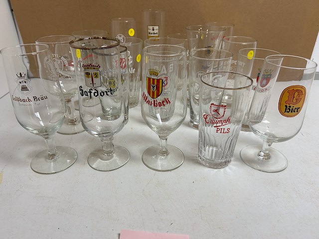25 verschillende oude bierglazen - afbeelding 2 van  5