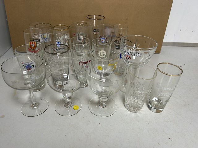 25 verschillende oude bierglazen - afbeelding 6 van  6