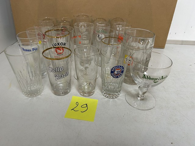 25 verschillende oude bierglazen - afbeelding 1 van  6