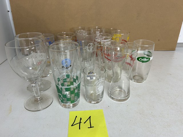 25 verschillende oude limonade glazen - afbeelding 1 van  6
