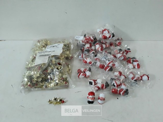 25 x kerstman-vrouw setje 5 cm + 144 hulstblad 6 cm - afbeelding 1 van  3