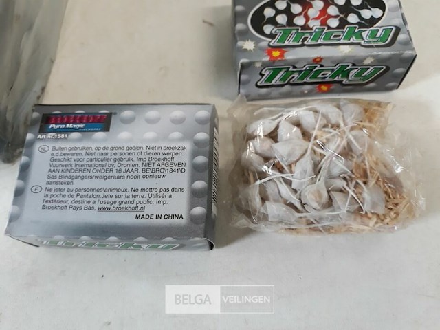 25 x knallertjes in doosje - afbeelding 3 van  3