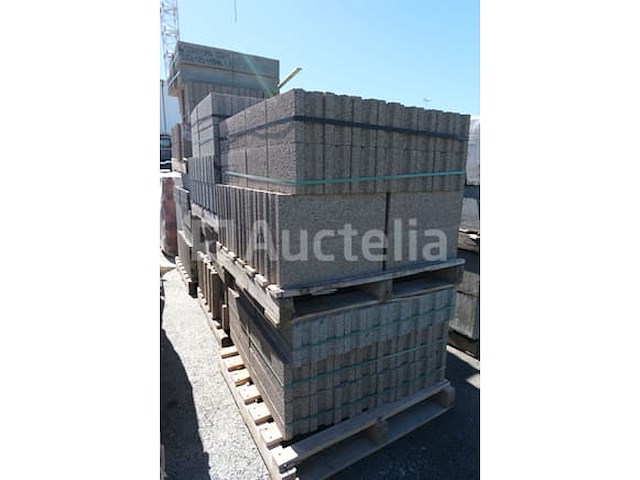 250 holle betonnen blokken - afbeelding 1 van  8