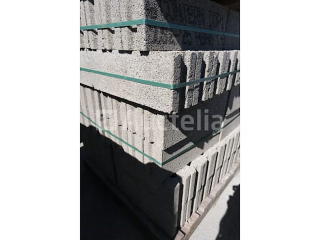 250 holle betonnen blokken - afbeelding 6 van  8