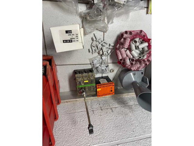 250 x nieuwe elektro instalatiematerialen -30 kg (250x) - afbeelding 2 van  6