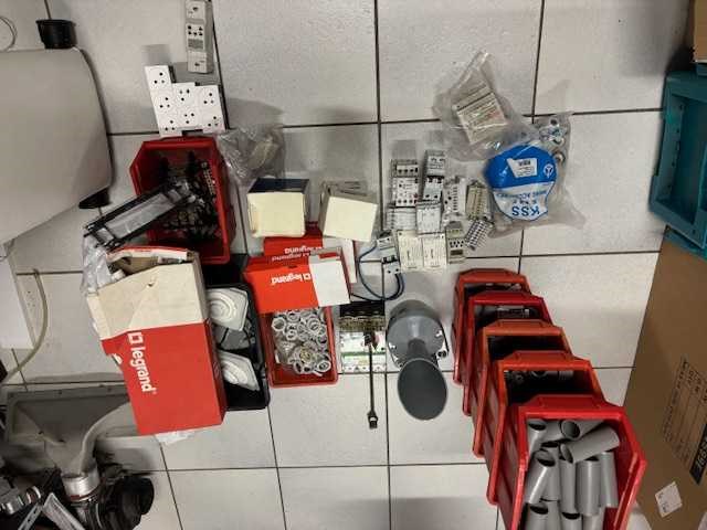 250 x nieuwe elektro instalatiematerialen -30 kg (250x) - afbeelding 3 van  6