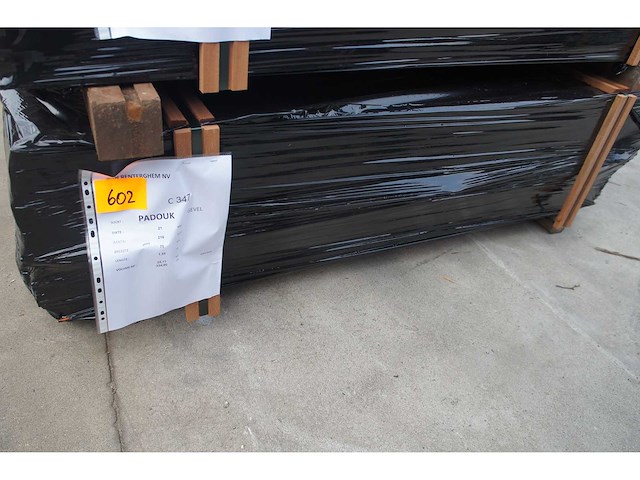 25,11 m² padouk gevelbekleding - afbeelding 4 van  5