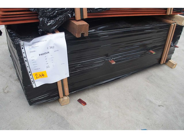 25,30 m² padouk gevelbekleding - afbeelding 3 van  5