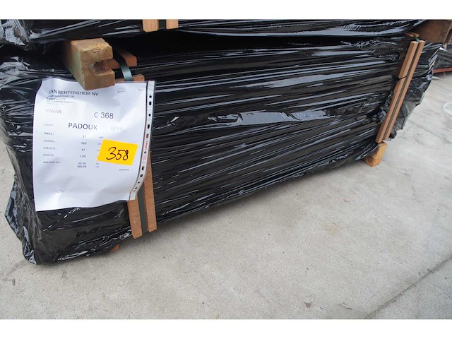 25,30 m² padouk gevelbekleding - afbeelding 3 van  5