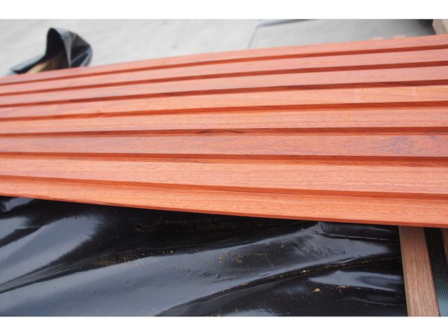 25,30 m² padouk gevelbekleding - afbeelding 3 van  6