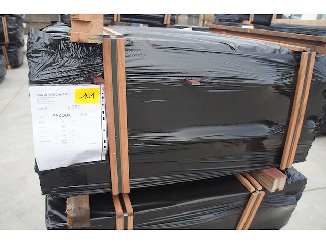 25,50 m² padouk gevelbekleding - afbeelding 4 van  5