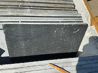 25,6 m2 natuurstenen tegels - afbeelding 1 van  3