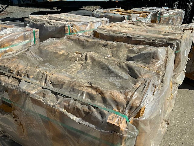 25,6 m2 natuurstenen tegels - afbeelding 1 van  3