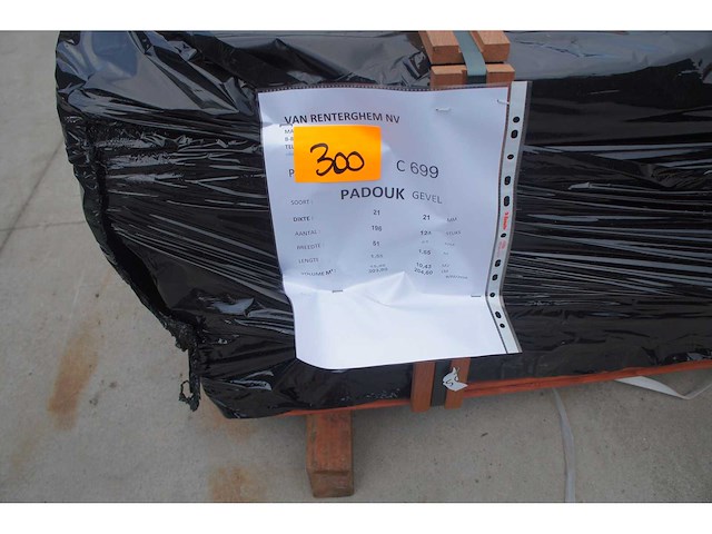 25,93 m² padouk gevelbekleding - afbeelding 3 van  4