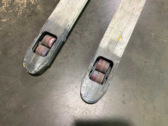 2,5t hand hydraulische palletwagen - afbeelding 2 van  3