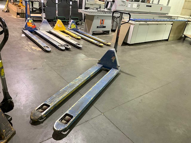 2,5t hand hydraulische palletwagen - afbeelding 1 van  4