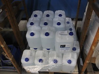25x adblue, jerrycans, op pallet - afbeelding 1 van  3