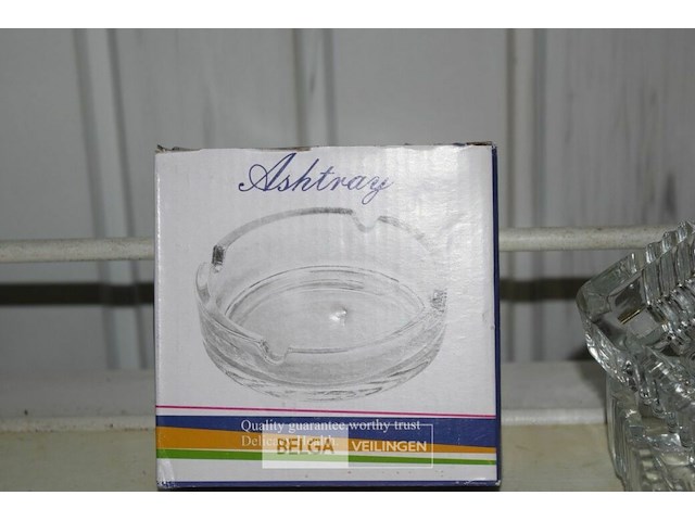 ±26 glazen asbakken - afbeelding 2 van  4