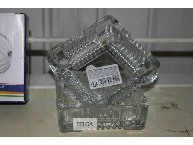 ±26 glazen asbakken - afbeelding 3 van  4