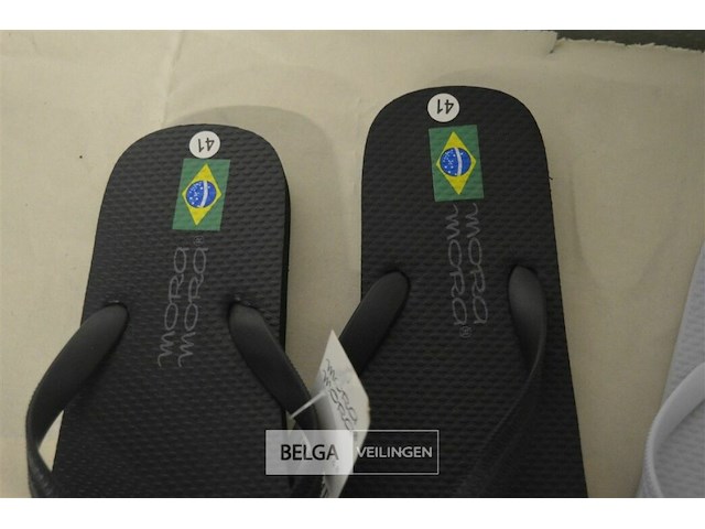 ±26 paar teenslippers div maten - afbeelding 2 van  3