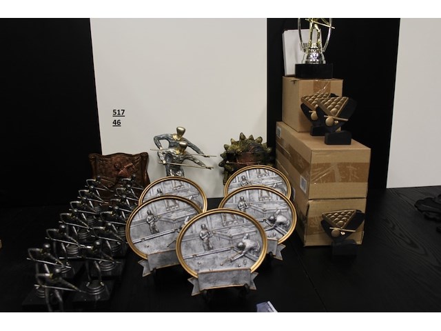 26 x biljarttrofee + 30 in doosje - afbeelding 1 van  2